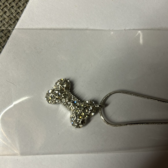 NWT crystal dog bone necklace - Picture 2 of 4